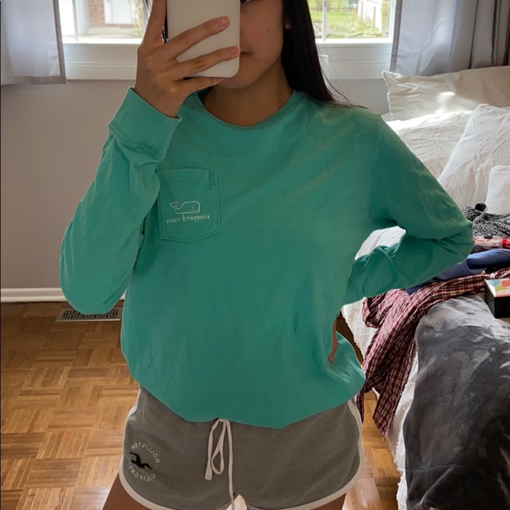 Long Sleeve Vineyard Vines Tshirt